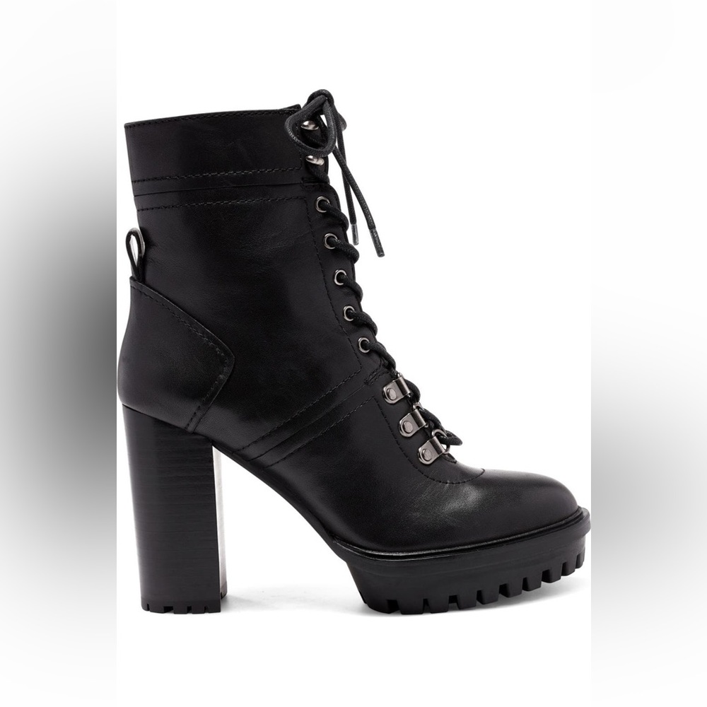 NIB Vince Camuto Emebrila Lug Sole Lace Up Boot - Picture 2 of 6